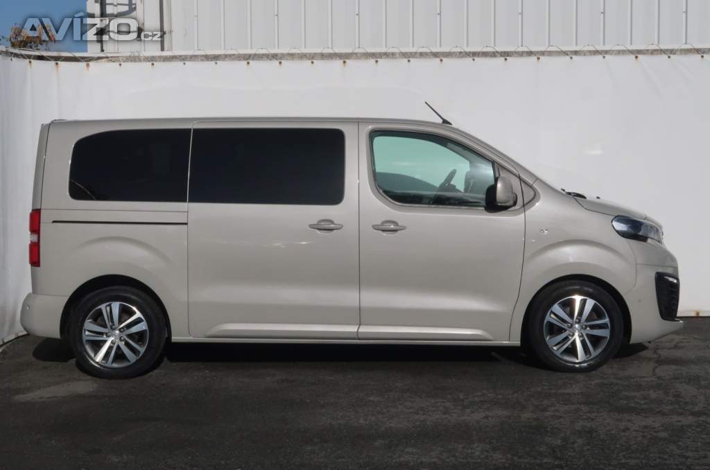 Foto inzerátu Peugeot Traveller 2.0 BlueHDi