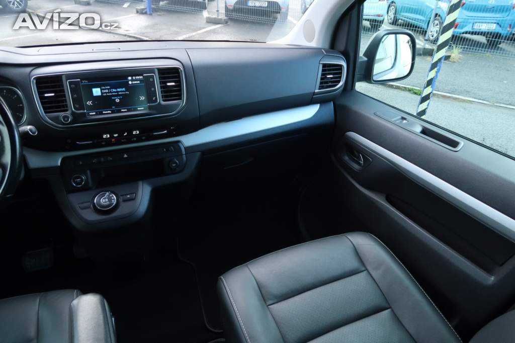 Foto inzerátu Peugeot Traveller 2.0 BlueHDi