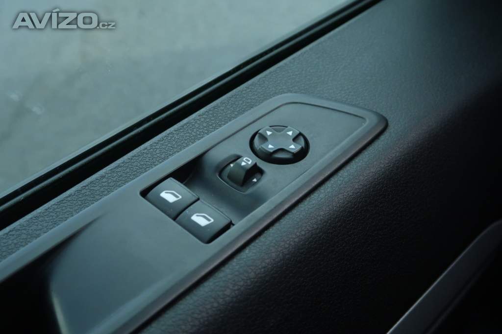 Foto inzerátu Peugeot Traveller 2.0 BlueHDi