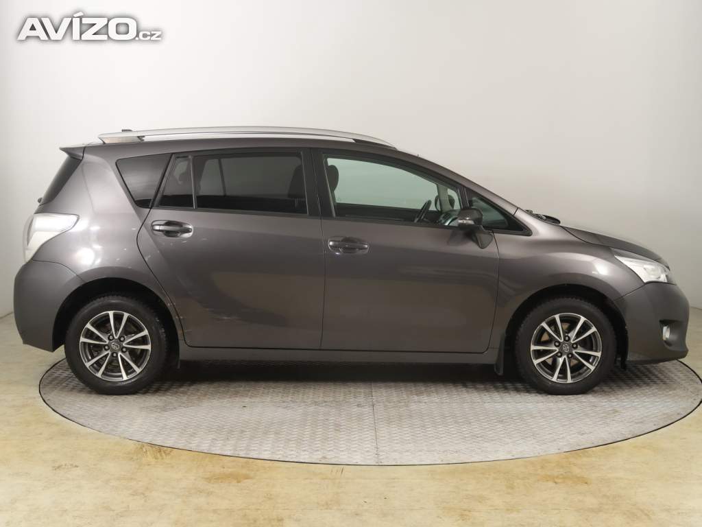 Foto inzerátu Toyota Verso 2.0 D-4D