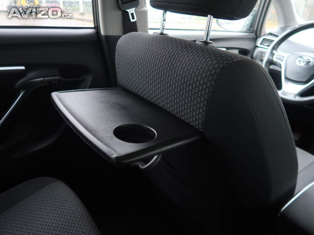 Foto inzerátu Toyota Verso 2.0 D-4D