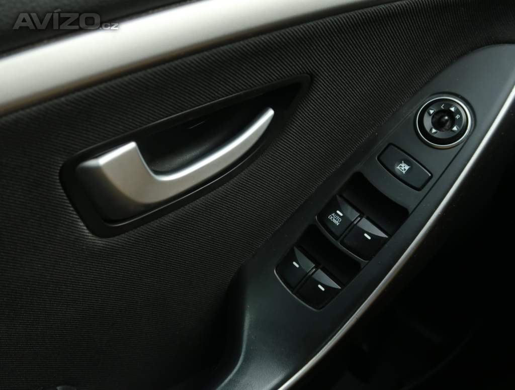 Foto inzerátu Hyundai i30 1.6 MPI