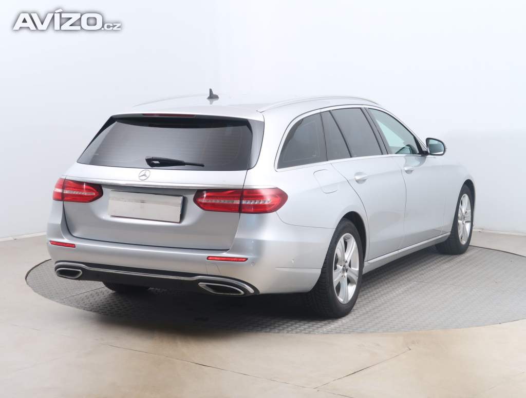 Foto inzerátu Mercedes E E 220 d 4MATIC