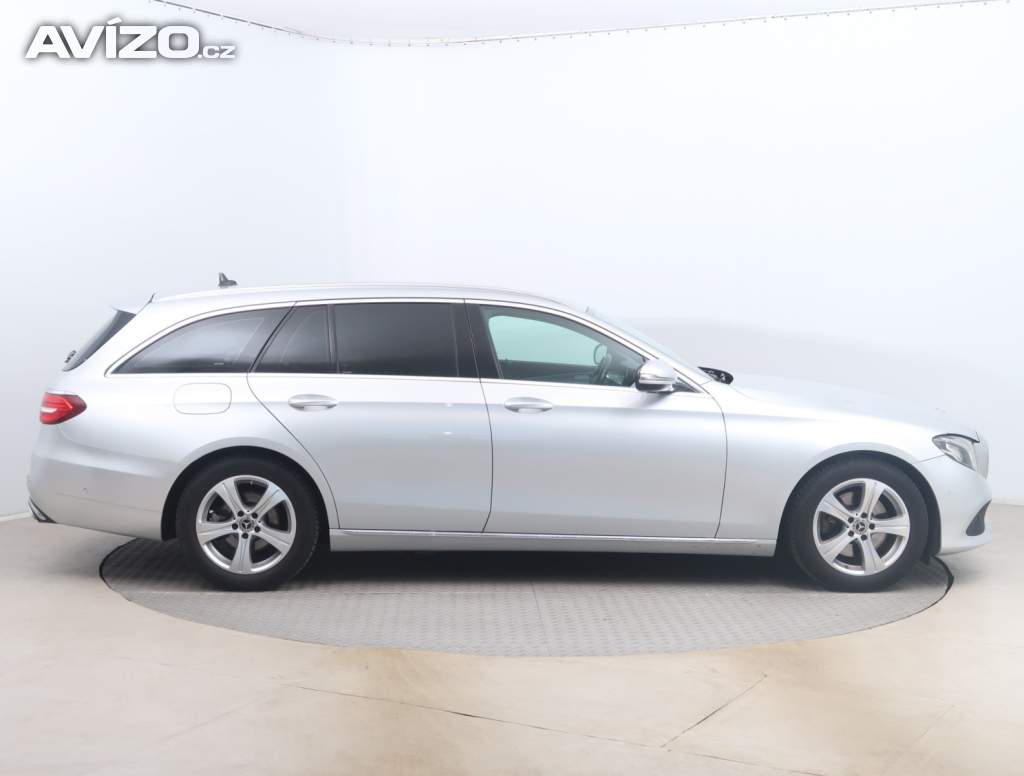 Foto inzerátu Mercedes E E 220 d 4MATIC