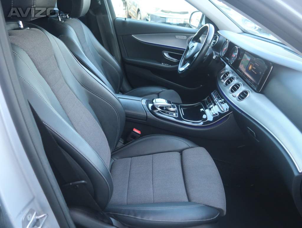 Foto inzerátu Mercedes E E 220 d 4MATIC
