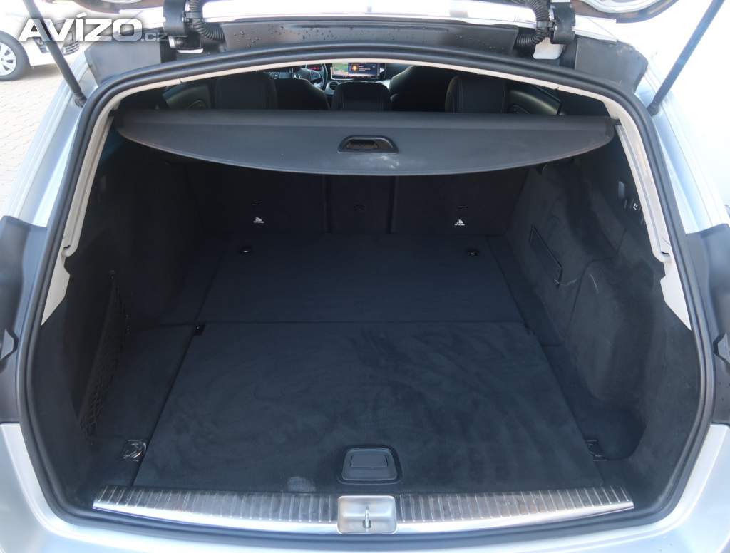Foto inzerátu Mercedes E E 220 d 4MATIC