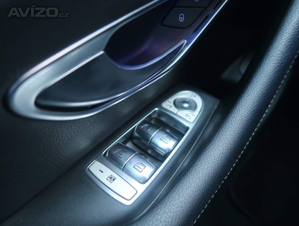 Foto inzerátu Mercedes E E 220 d 4MATIC