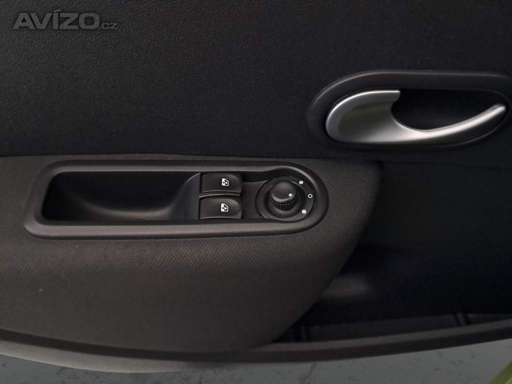 Foto inzerátu Renault Clio 1.2 16V