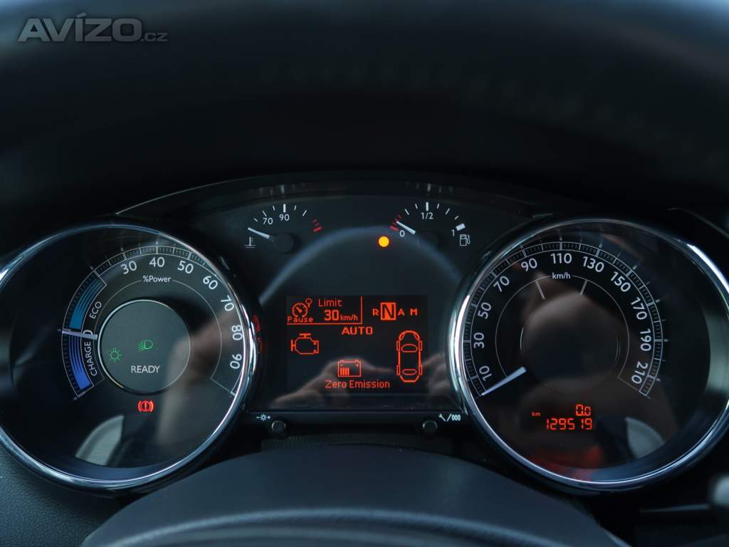 Foto inzerátu Peugeot 3008 Hybrid4