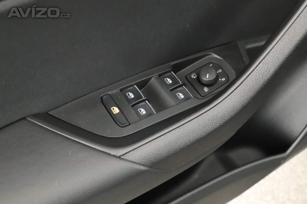 Foto inzerátu Skoda Karoq 1.6 TDI