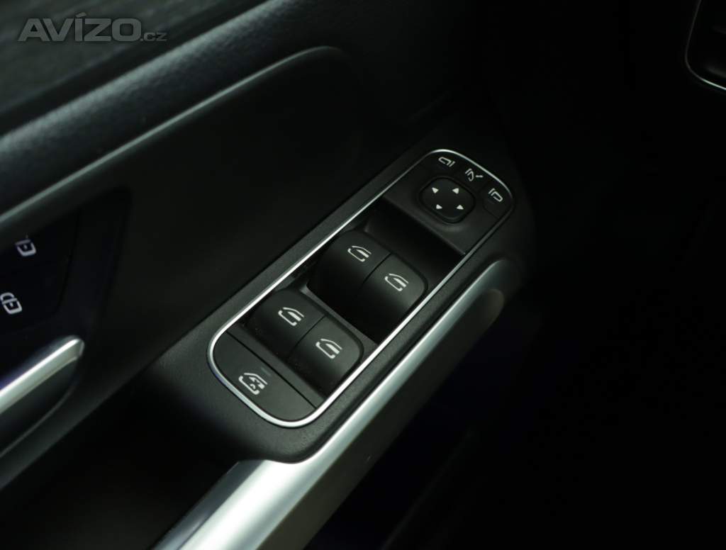 Foto inzerátu Mercedes EQB EQB 300 4MATIC