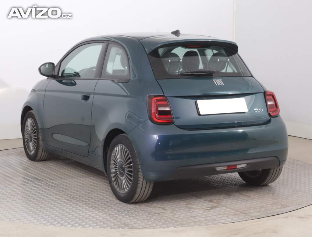Foto inzerátu Fiat 500e 42 kWh