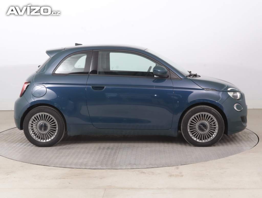 Foto inzerátu Fiat 500e 42 kWh