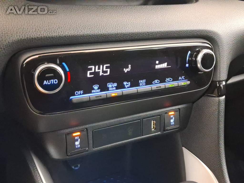 Foto inzerátu Toyota Yaris 1.5 VVT-i Hybrid