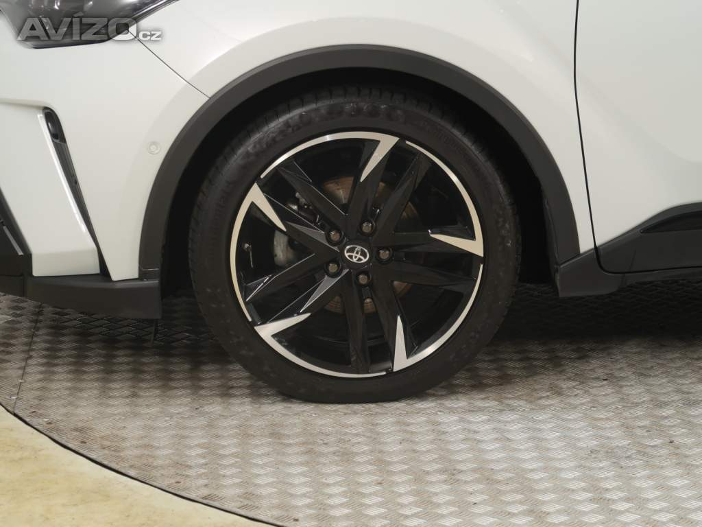 Foto inzerátu Toyota C-HR 2.0 Hybrid