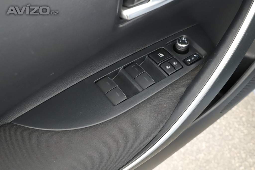 Foto inzerátu Toyota Corolla 1.8 Hybrid