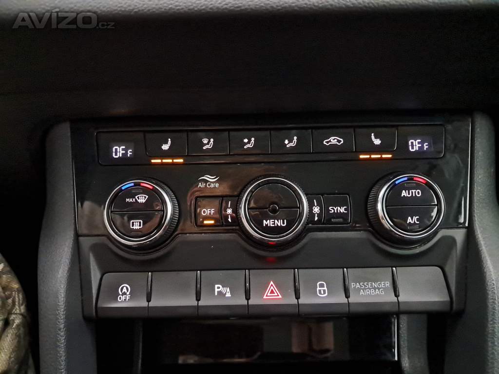 Foto inzerátu Skoda Karoq 1.5 TSI