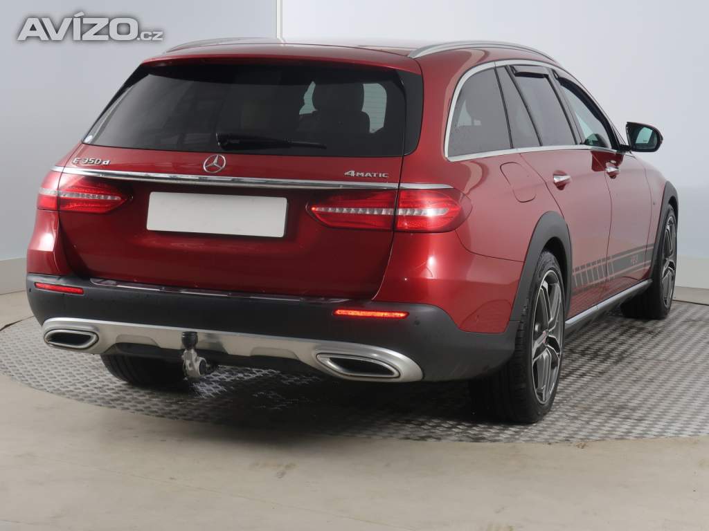 Foto inzerátu Mercedes E E 220 d 4MATIC