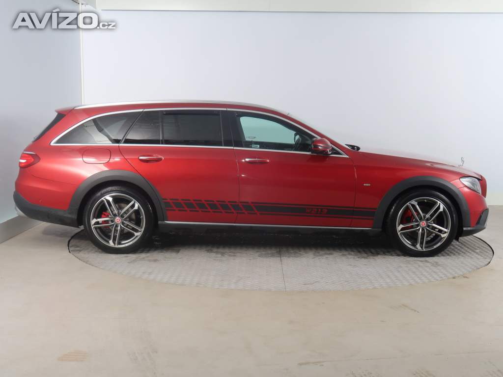 Foto inzerátu Mercedes E E 220 d 4MATIC