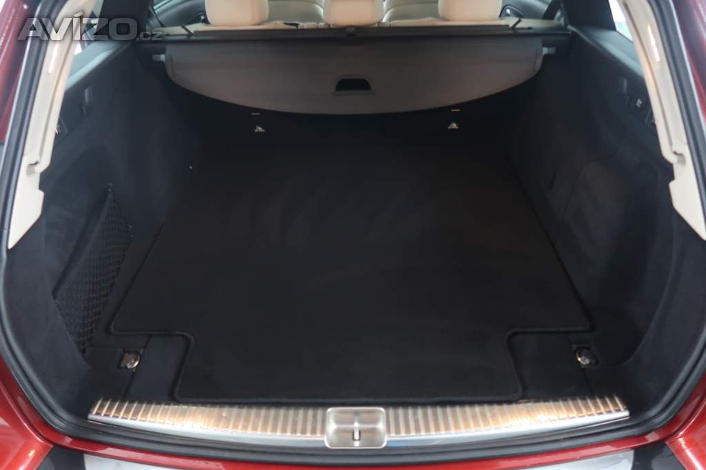Foto inzerátu Mercedes E E 220 d 4MATIC
