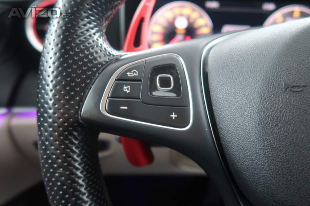 Foto inzerátu Mercedes E E 220 d 4MATIC