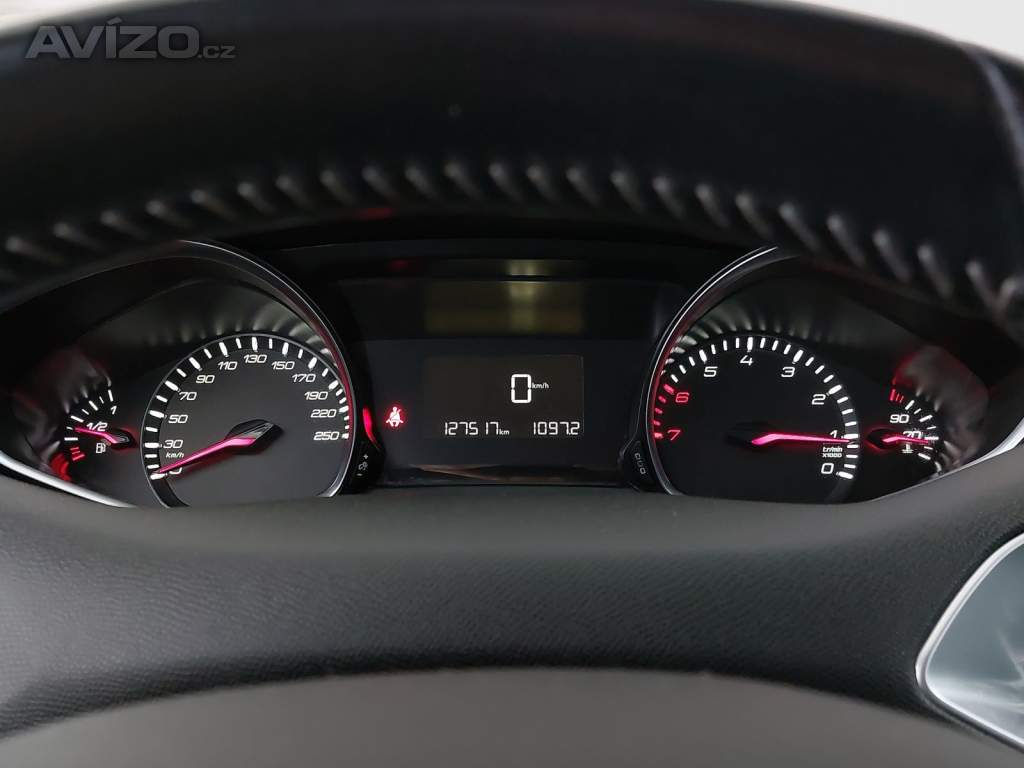 Foto inzerátu Peugeot 308 1.2 e-THP