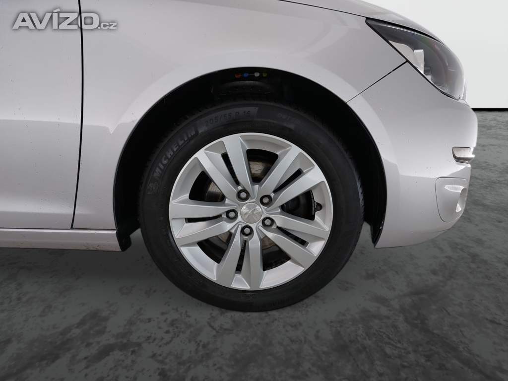 Foto inzerátu Peugeot 308 1.2 e-THP