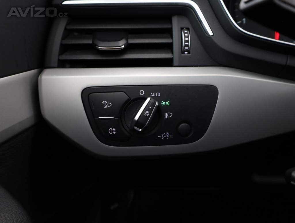 Foto inzerátu Audi A4 35 TDI
