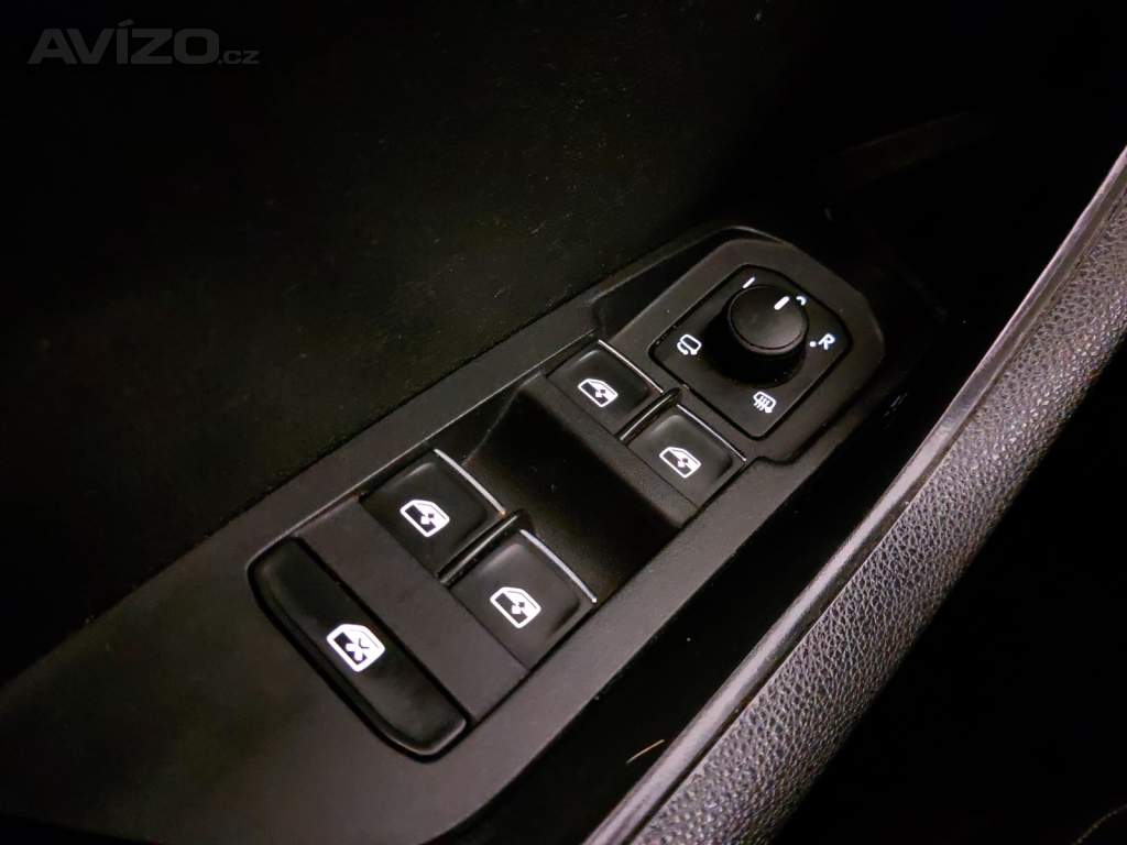 Foto inzerátu Skoda Karoq 1.6 TDI