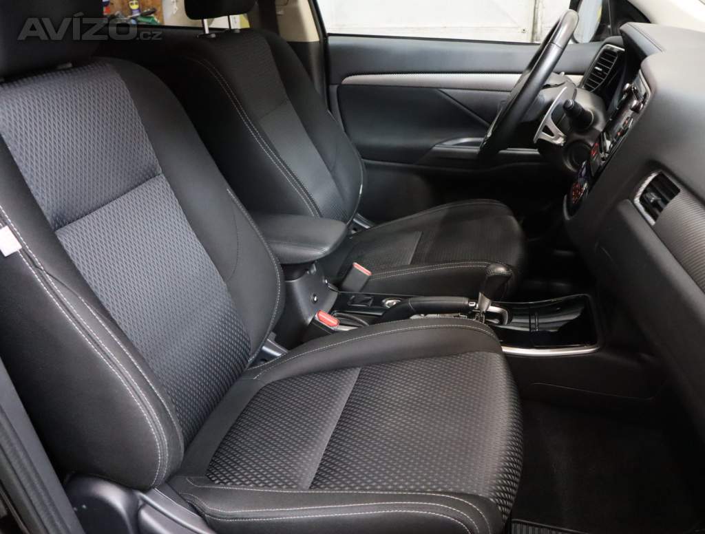 Foto inzerátu Mitsubishi Outlander 2.0