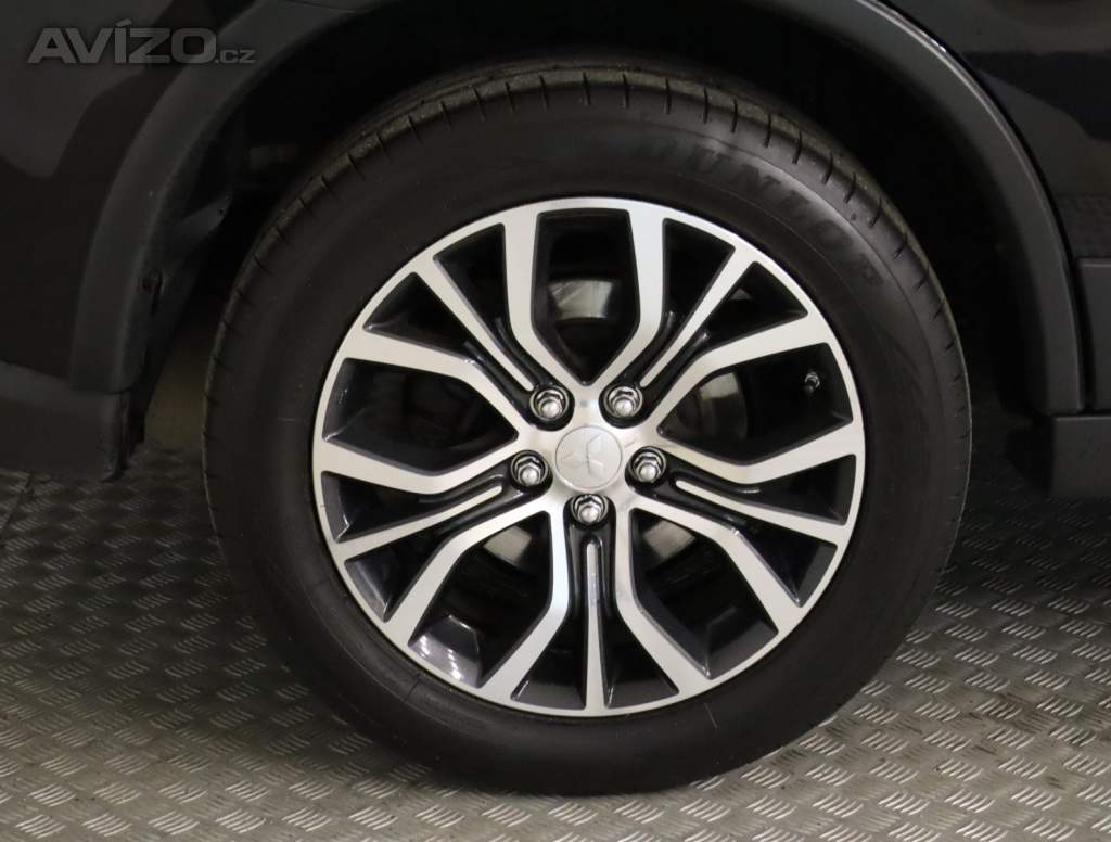 Foto inzerátu Mitsubishi Outlander 2.0