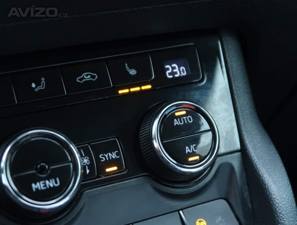 Foto inzerátu Skoda Karoq 1.6 TDI
