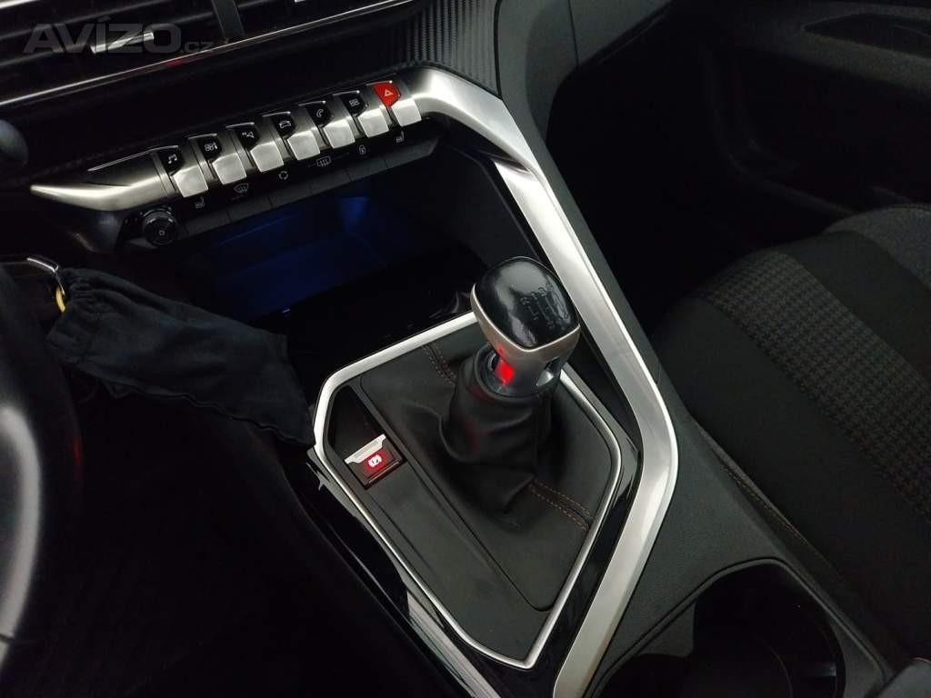 Foto inzerátu Peugeot 5008 1.5 BlueHDi