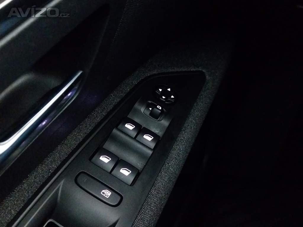 Foto inzerátu Peugeot 5008 1.5 BlueHDi