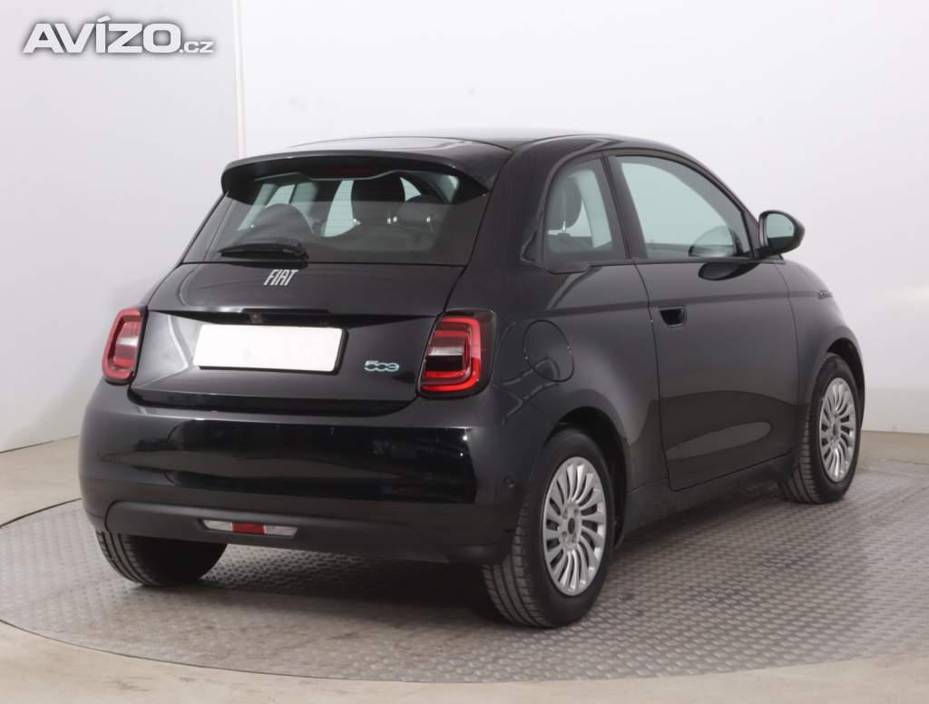Foto inzerátu Fiat 500e 42 kWh