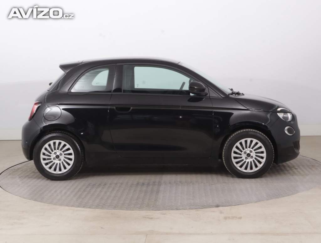 Foto inzerátu Fiat 500e 42 kWh