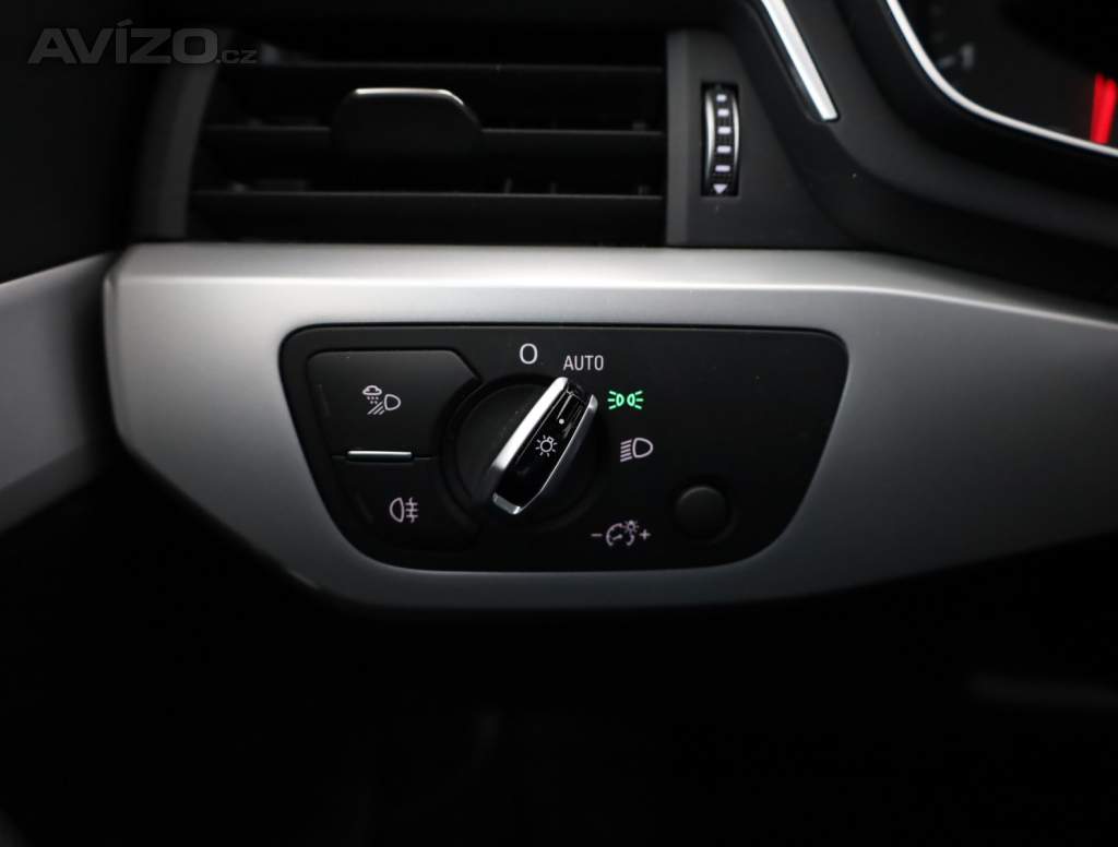 Foto inzerátu Audi A4 2.0 TDI