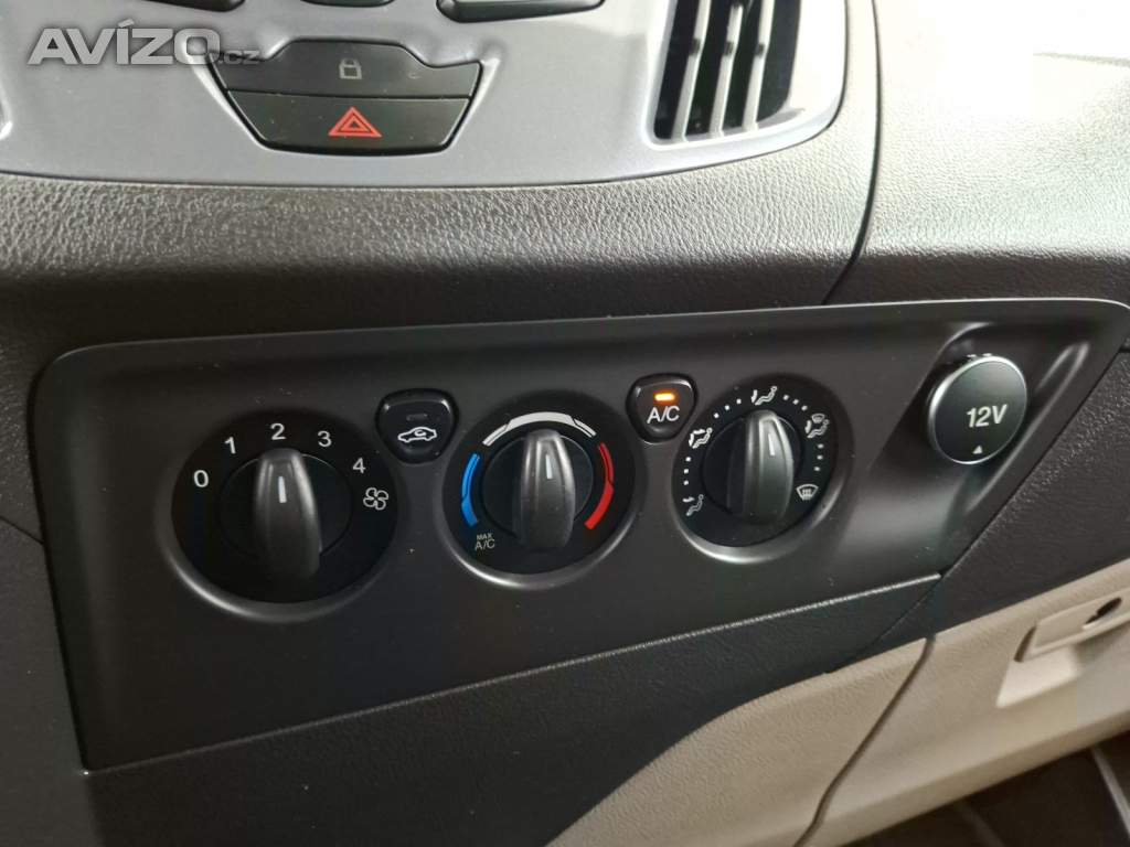 Foto inzerátu Ford Tourneo Custom 2.2 TDCi