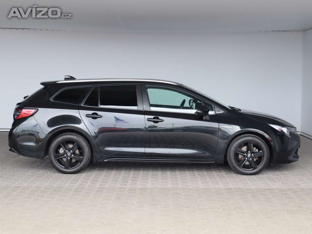 Foto inzerátu Toyota Corolla 1.8 Hybrid
