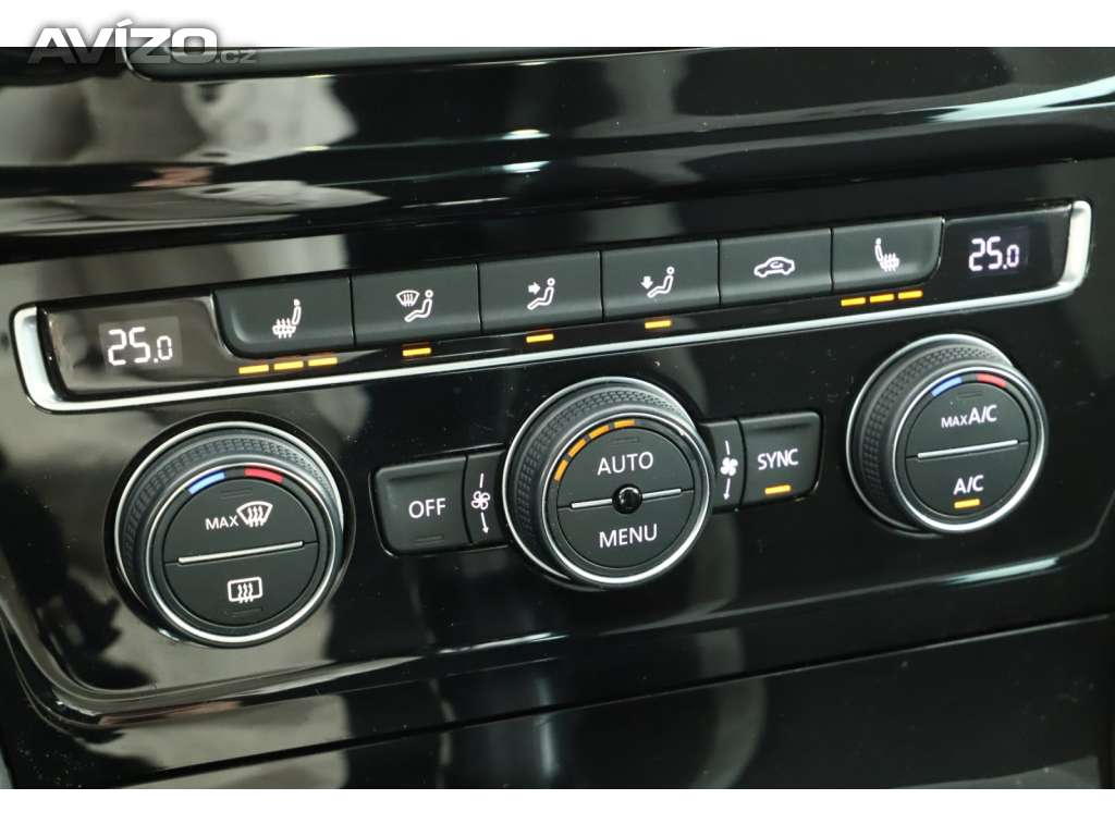 Foto inzerátu VW Golf 2.0 TSI R