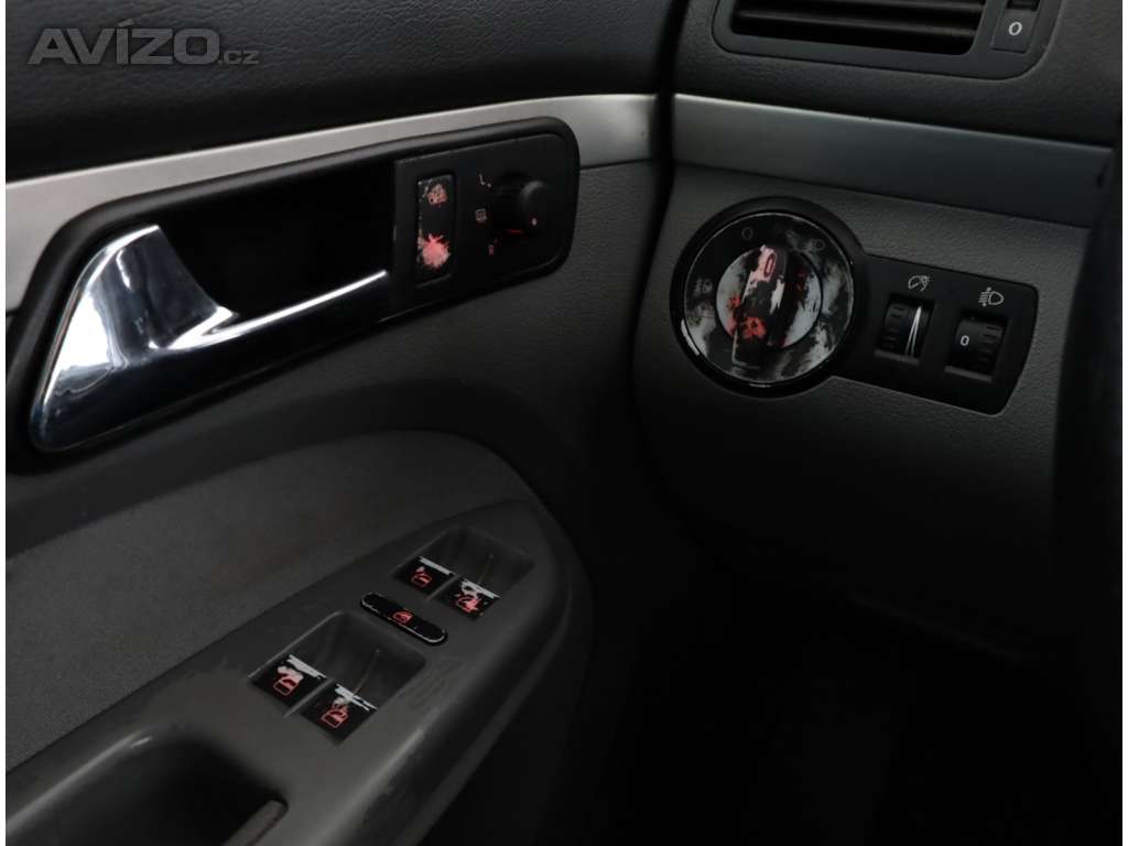 Foto inzerátu VW Touran 1.6 FSI