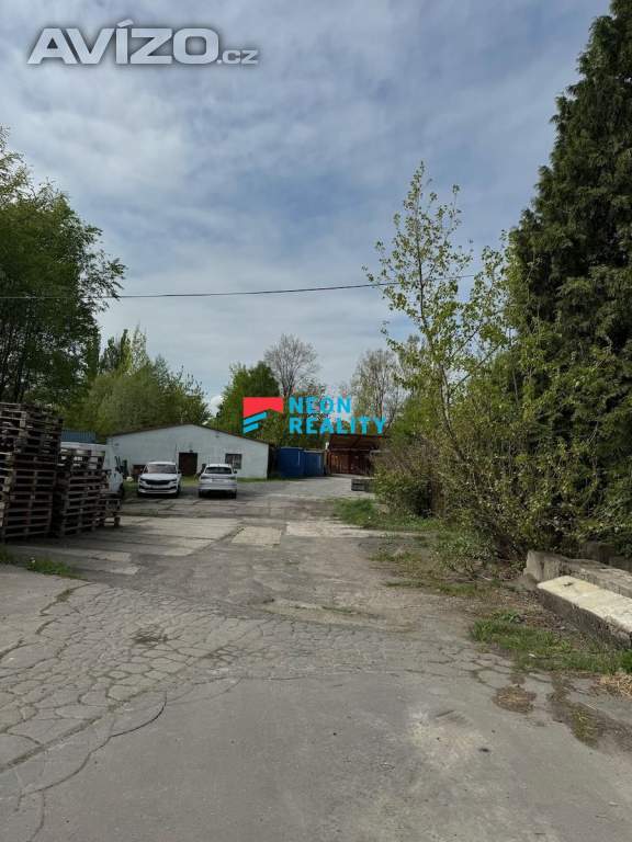 Pronájem skladového areálu v Karviné celkově 1060m2 s rampou a pozemkem 1600m2