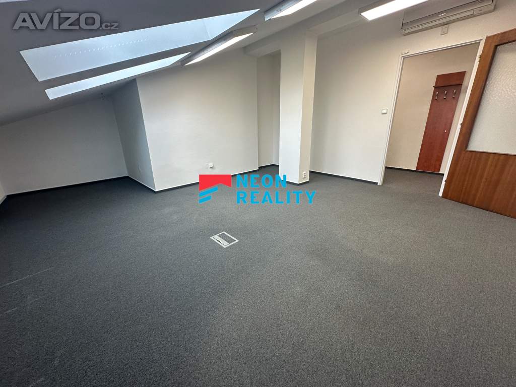 Foto inzerátu Pronájem klimatizovaných podkrovních kanceláří (47m2) Ostrava Centrum, ul. Pivovarská