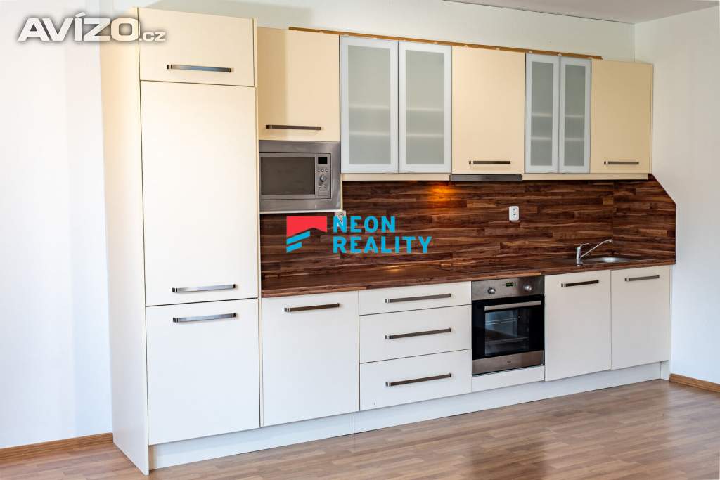 Foto inzerátu Pronájem prostorného bytu 2+kk se dvěma balkony, šatnou, sklepem a garážovým stáním | Čeladná