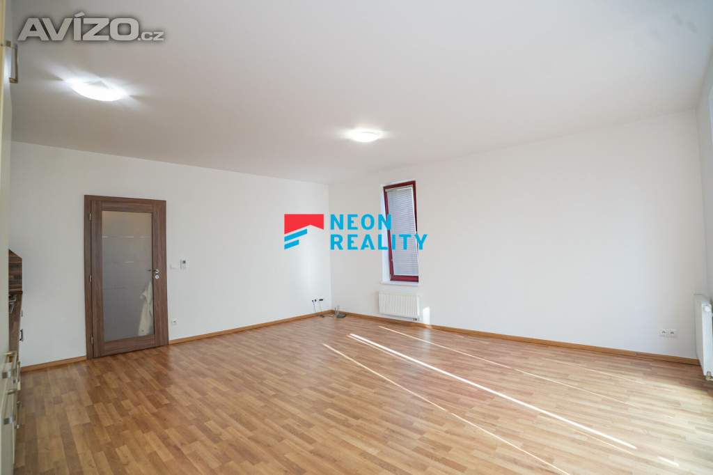 Foto inzerátu Pronájem prostorného bytu 2+kk se dvěma balkony, šatnou, sklepem a garážovým stáním | Čeladná