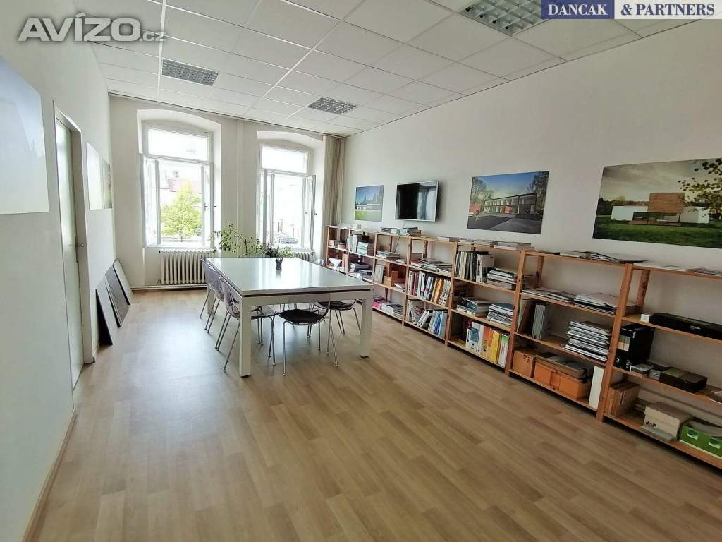 Pronájem kancelářského prostoru 84 m2, Frýdek - Místek, Zámecké náměstí