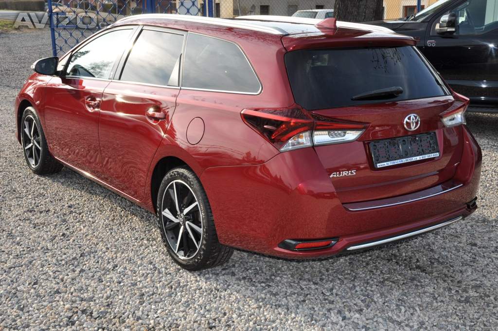 Foto inzerátu Toyota Auris 1.2i Turbo 85kW KOMBI