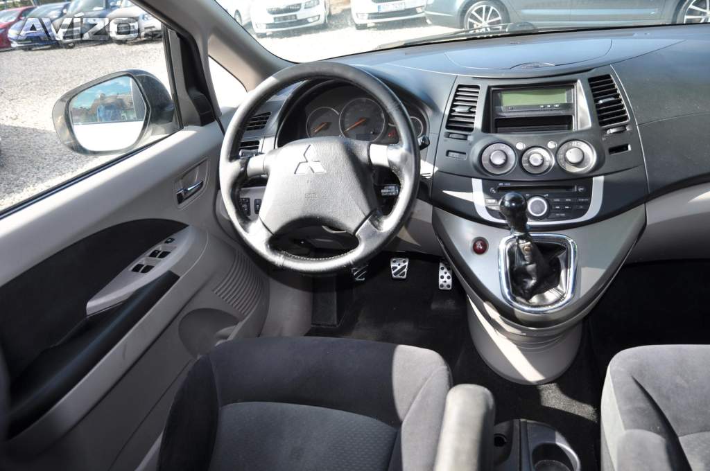 Foto inzerátu Mitsubishi Grandis 2.0Di-D 103kW 7.míst