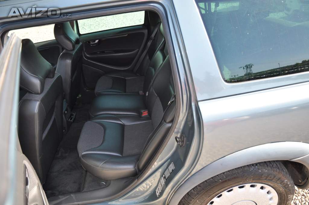 Foto inzerátu Volvo XC70 D5 120kW AWD A/T