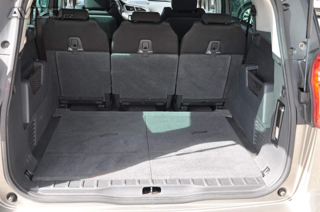 Foto inzerátu Peugeot 5008 1.6HDi 82kW AUTOMAT